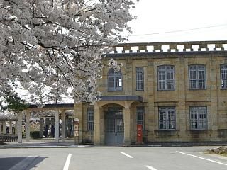◆旧高畠駅の桜も見頃です。　　＠＠＠