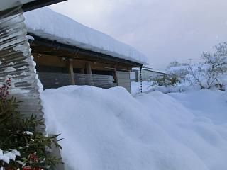 ◆屋根の下まで雪が　　＠＠＠＠