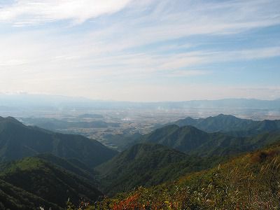 ◆本日　豪士山登山道草刈りを行いました。◆