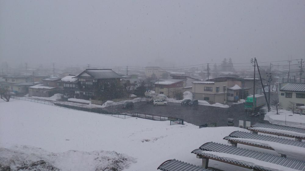 季節が逆戻りしたような吹雪！