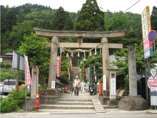 日枝神社の鳥居です。