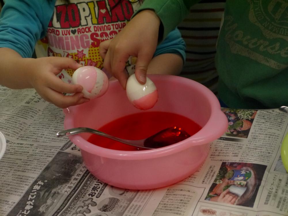 Fun with English Easter Egg Painting!