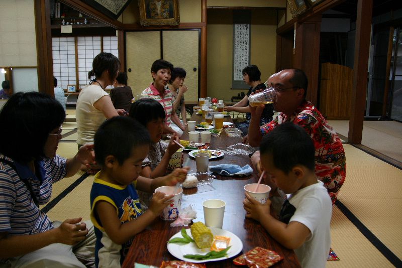 臨雲文庫内でも賑やかに