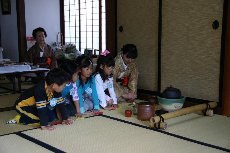臨雲文庫にかわいいお客様　２回目のお茶会