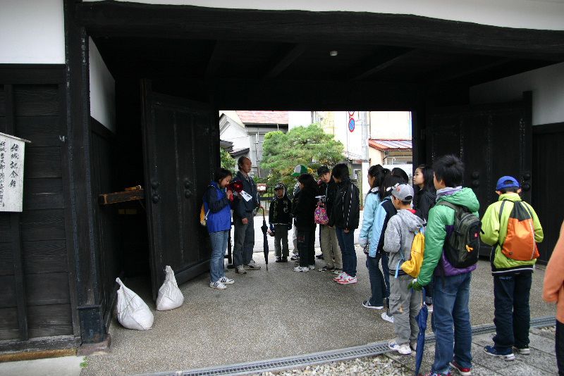 これが薩摩藩江戸屋敷の表門