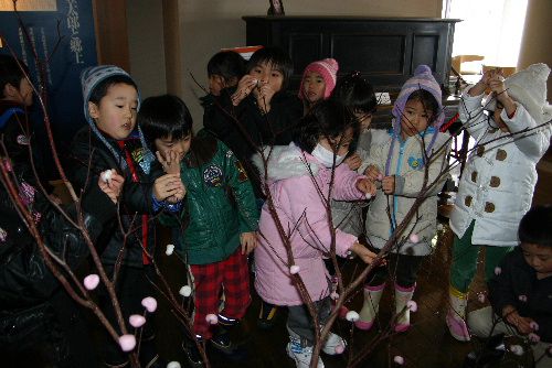 小さなお客様がだんごさし