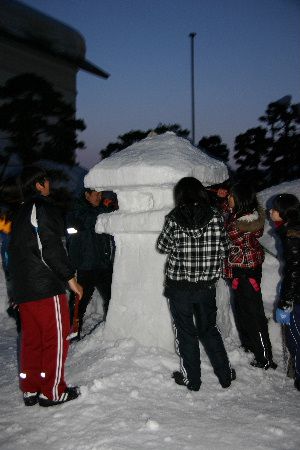 できたぞ　雪灯篭