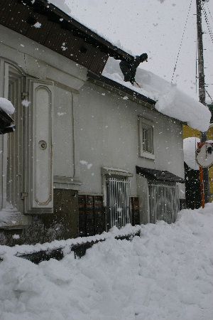 建物がつぶされないうちに