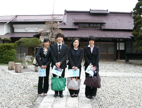 初任の先生方が来館