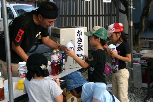 子ども達も楽しい夏まつりが始まる