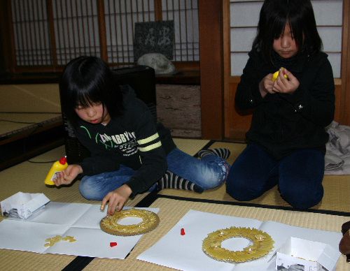 マカロニのクリスマスリースづくり