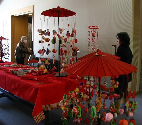「雛人形と髪飾り展」準備も順調