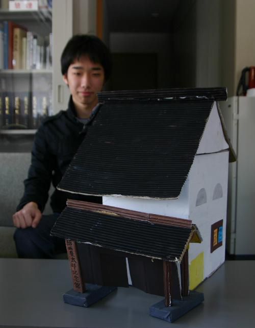 記念館の門の模型　
