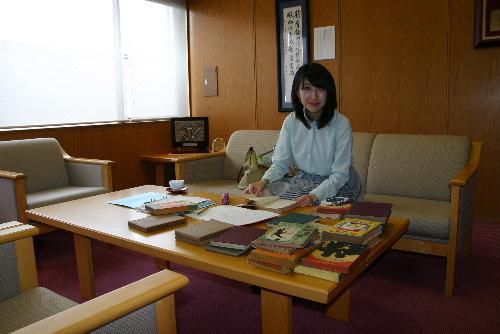東京大学大学院教育研究科　松山鮎子助教が調査に来館