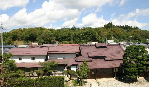 秋の訪れ　烏帽子山公園も少し黄色みがかってきました