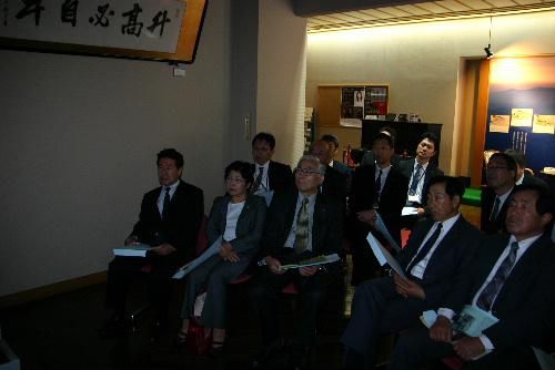 南陽市議会文教厚生常任委員会が来館