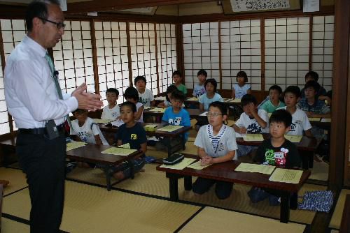 熱気あふれる子ども論語塾　今日の講師は山形大学三上英司教授