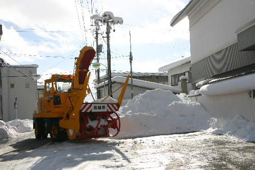 好天の中、除排雪も急ピッチ