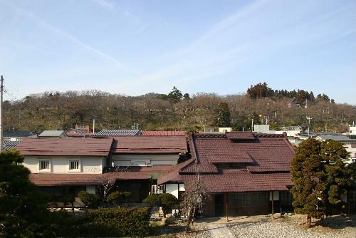 ２９年度がスタート　烏帽子山公園がほんのり赤くなったような気がする