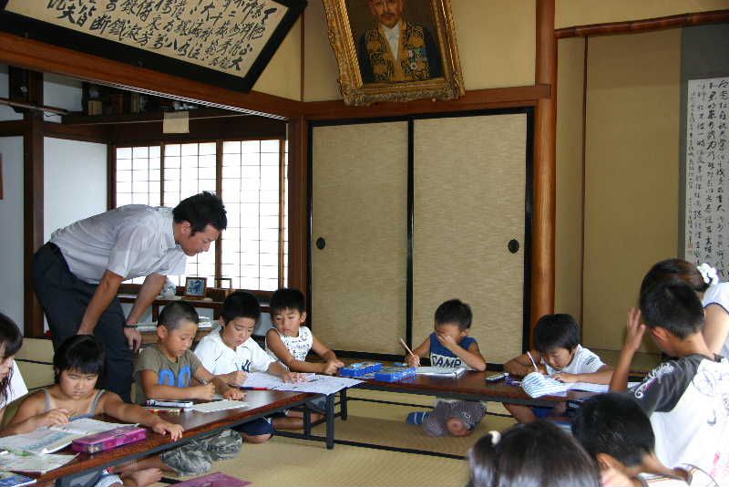 学童保育施設の子供たちが勉強会