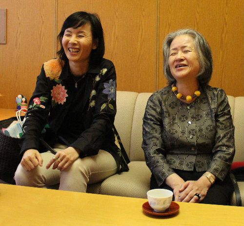 結城豊太郎先生のお孫さん、曾孫さんが来館
