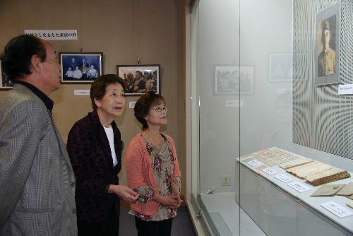 結城きみ氏が来館