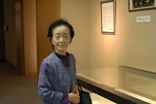 「結城よしを」の妹さんの渡辺瞳氏が来館