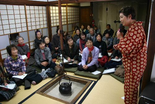 囲炉裏に自在かぎと鉄瓶