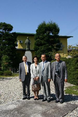 南陽市で平山郁夫展が開幕 平山助成館長が来館