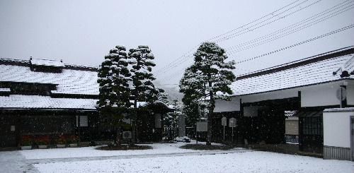 南陽にも初雪