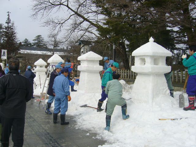 【平成19年度の情報】今日は雪灯篭本製作！