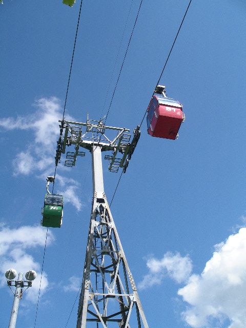 秋空に蔵王スカイケーブル