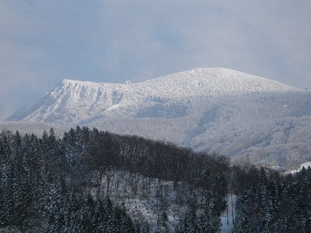 樹氷橋から眺める雪の蔵王連峰