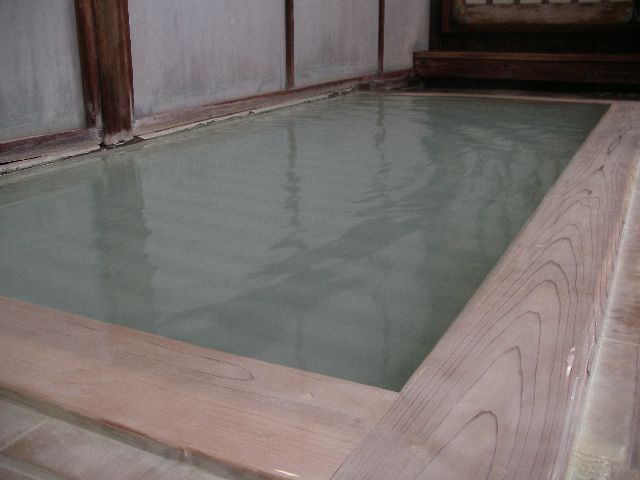 かわらや旅館《蔵王唯一の源泉風呂》硫黄泉