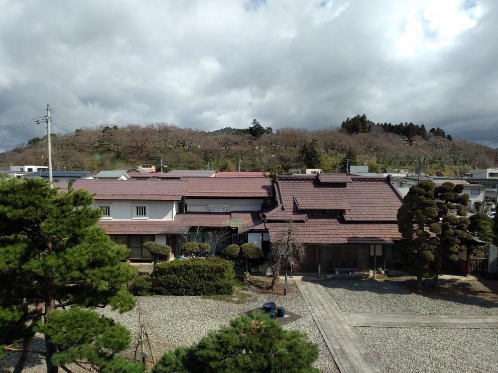 ４月９日朝９時、烏帽子山の桜の様子です