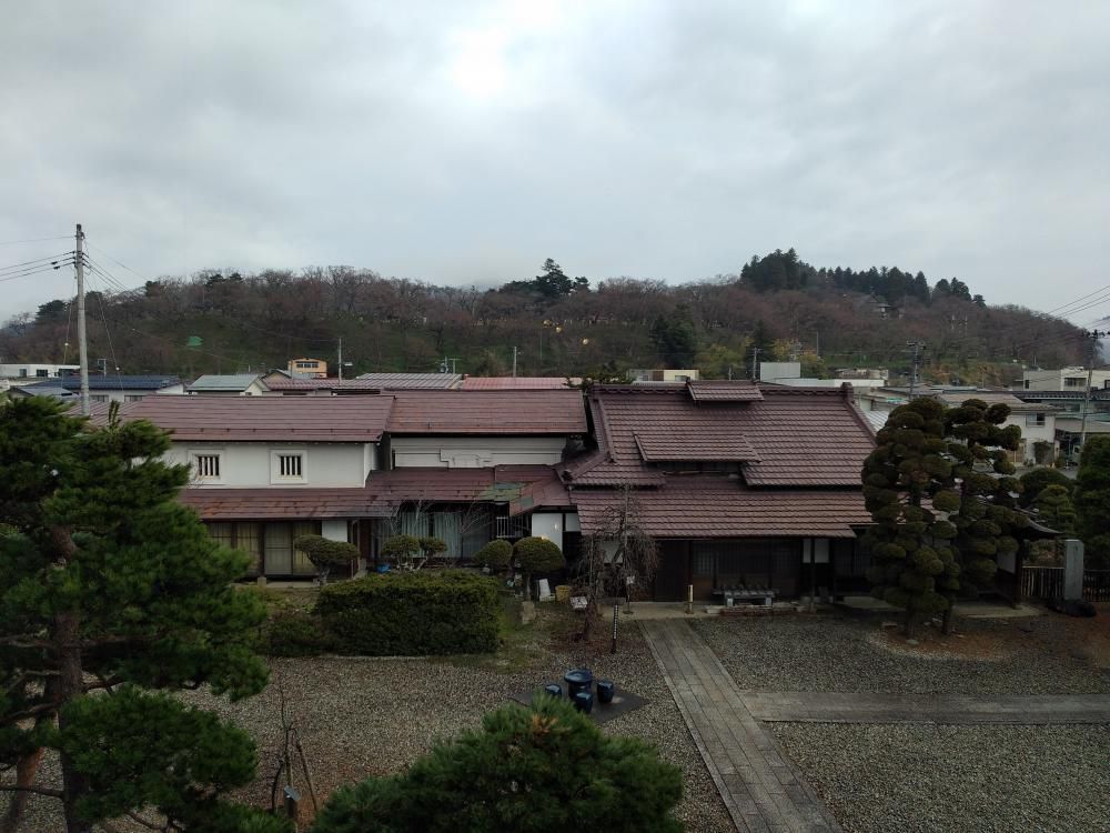 ４月１１日朝９時、烏帽子山の桜の様子です
