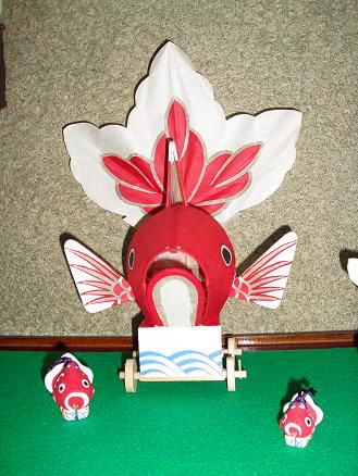 金魚？？　　そば処丸万　予約室