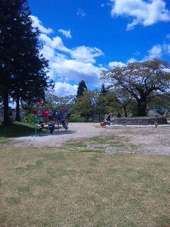 ★石屋のおっか★　あやめ公園