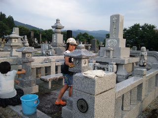 ★石屋のおっか★お墓掃除