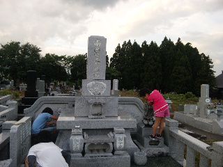 ★石屋のおっか★お盆準備