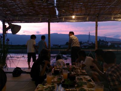 ★石屋のおっか★あやめ公園川床茶屋