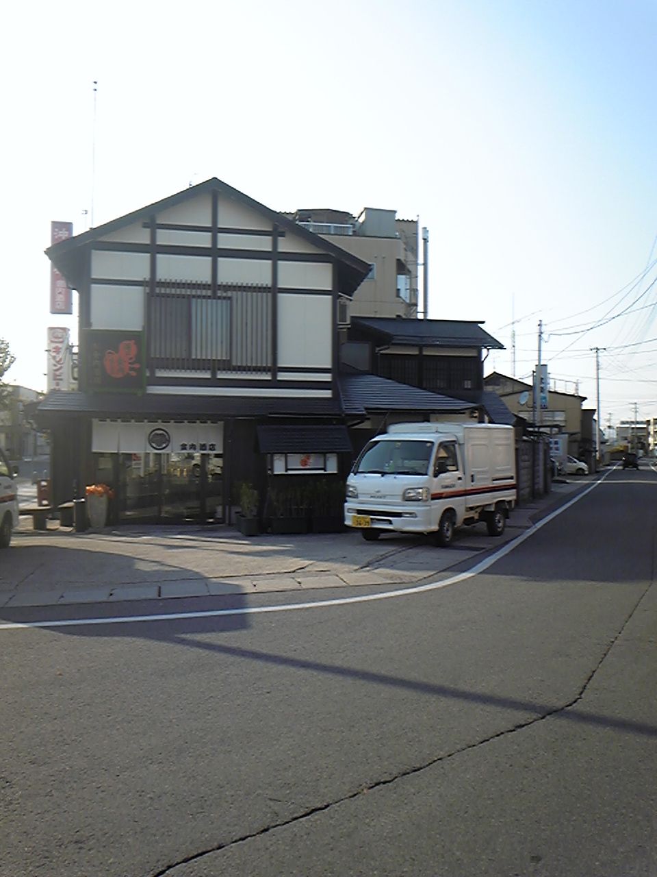 駅前の看板店
