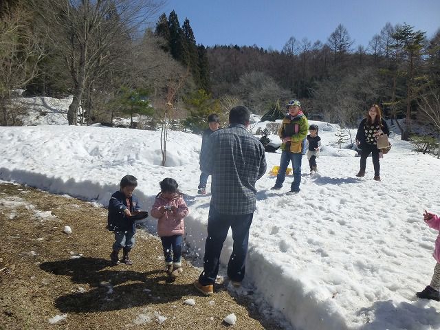そば処「三百坊」で子供たちが楽しんだのは・・・（赤ちゃん一時避難プロジェクトin上山）