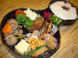 ☆味よし「地産地消弁当“ひょうたん弁当”です！」