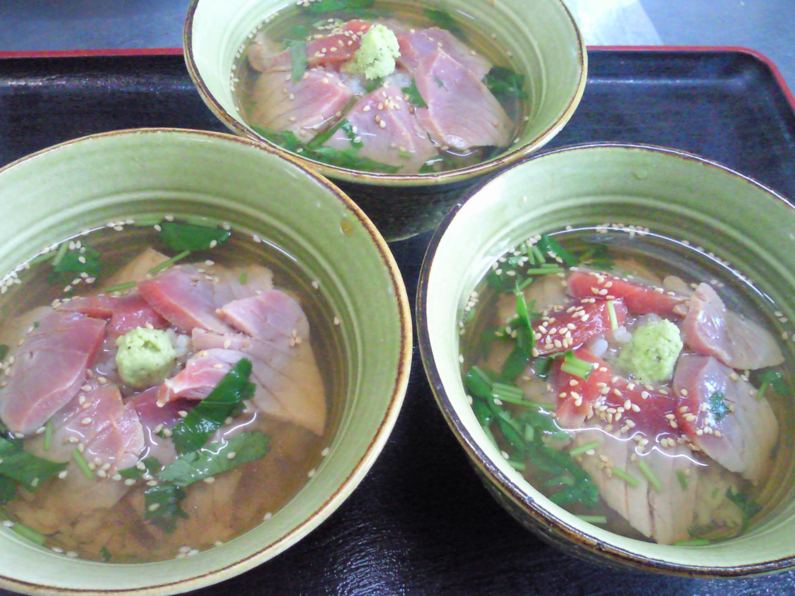 ★味よし「贅沢なお茶漬け！マグロ茶漬けですよ！」
