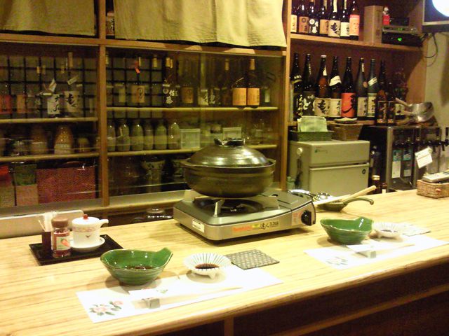 ★味よし「カウンター席にも、どうぞ～(*^^)v」
