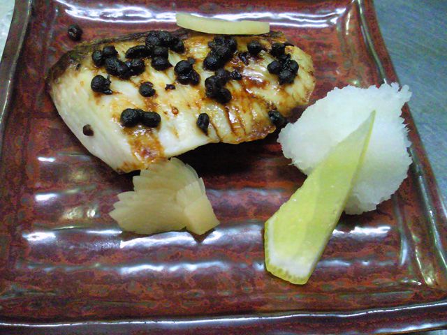 ★味よし「鰤（ぶり）の有馬（ありま）焼きです！！」