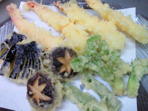 ★味よし「天ぷらの盛り合わせです！！」
