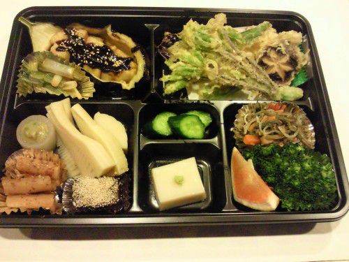 ★味よし「精進料理の折り詰めです！」