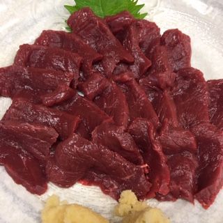 ★味よし「白鷹産の馬刺しです！！」